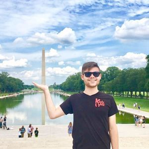 Meet your Posher, Holden